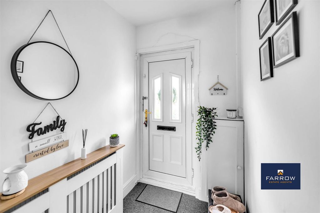 Property photo 3 of 22 Hallway