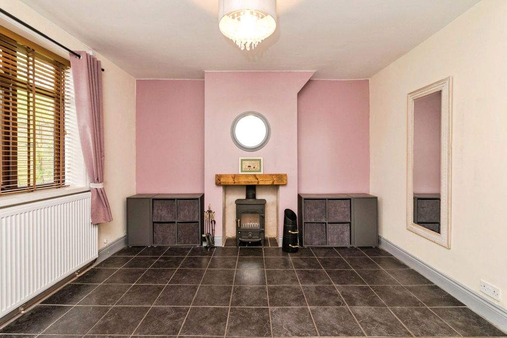 Property photo 2 of 16 Sitting Room
