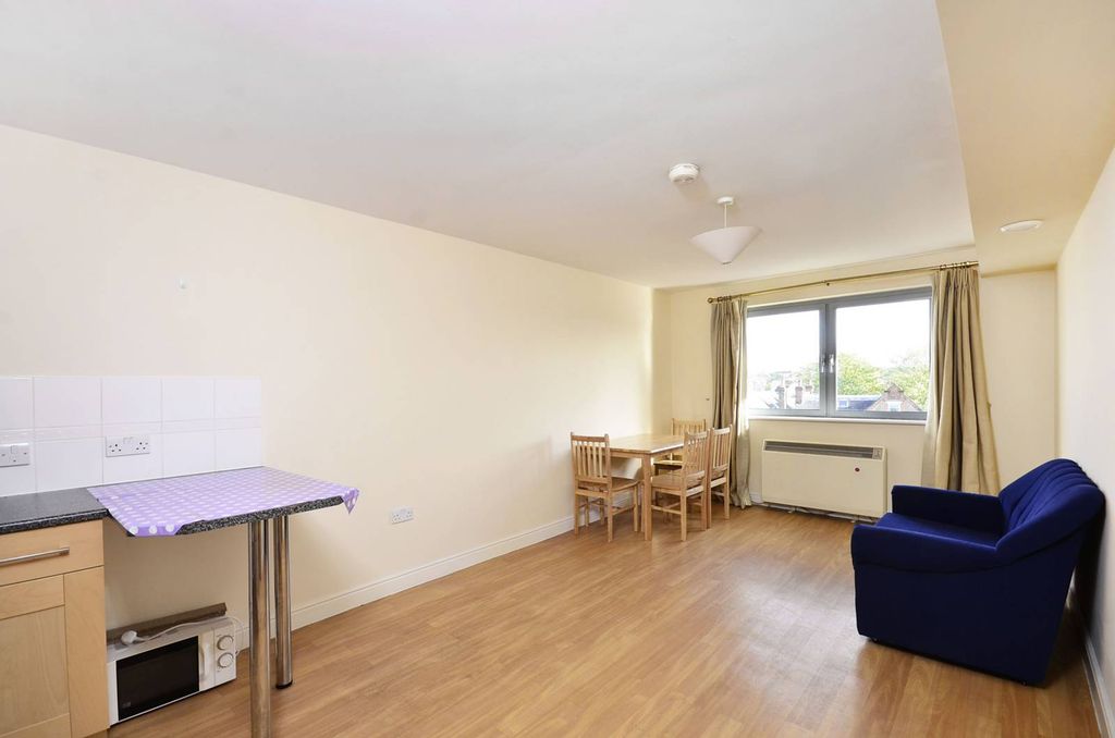 Property photo 2 of 5