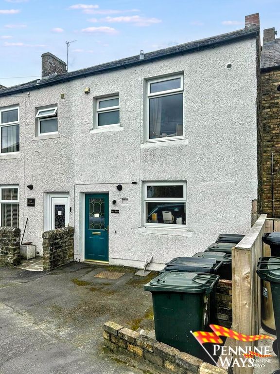 Property photo 1 of 7 Park House, Park Road