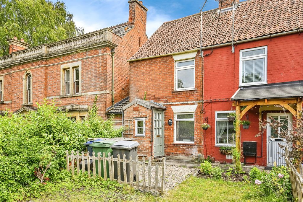 Property photo 1 of 17