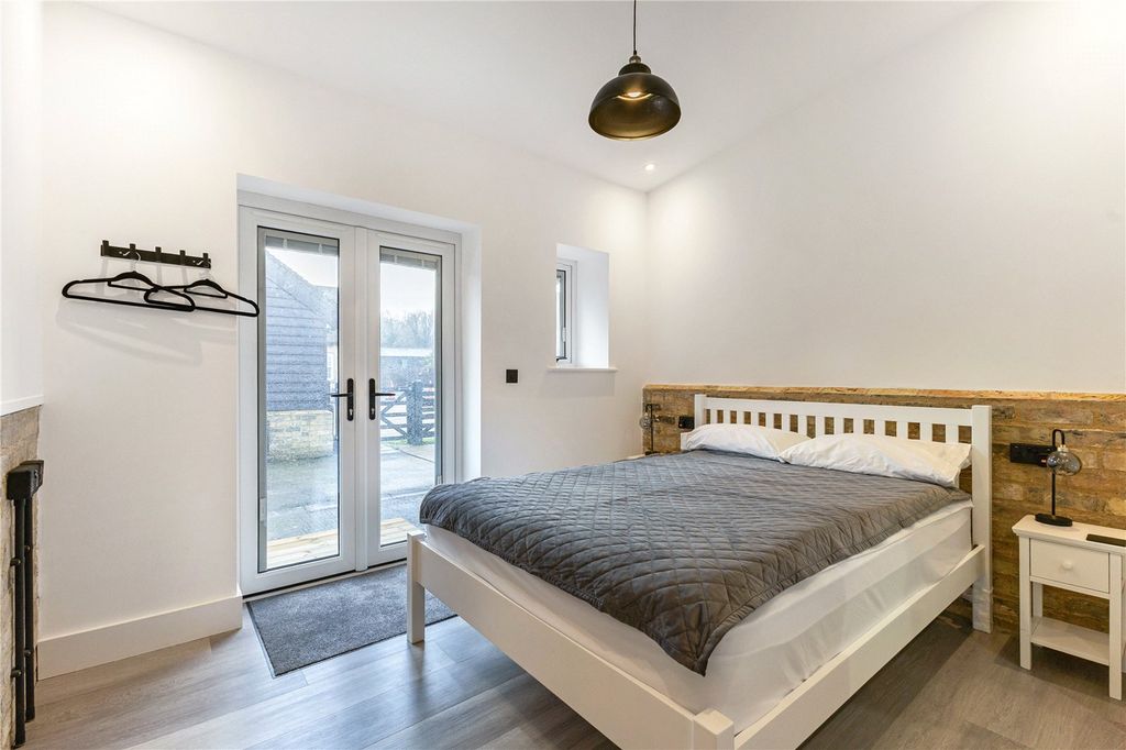Additional image 28 of 10 bed detached house for saleNortonbury, Letchworth Garden City, Hertfordshire SG6