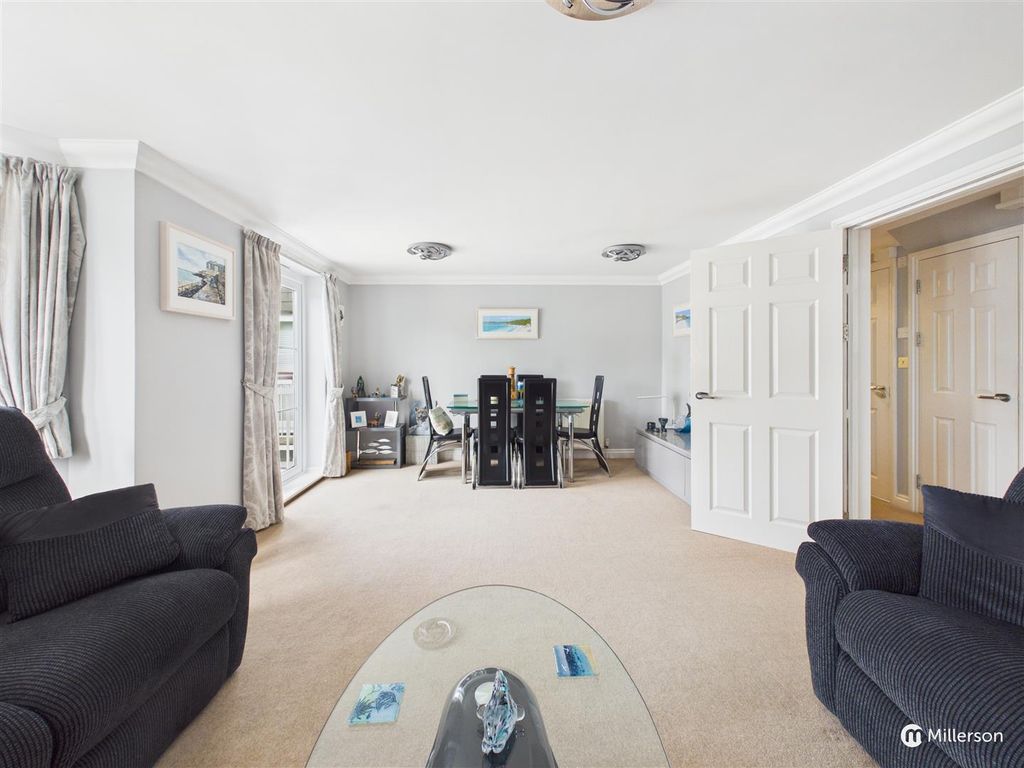 Property photo 3 of 23 Open Plan Lounge / Diner