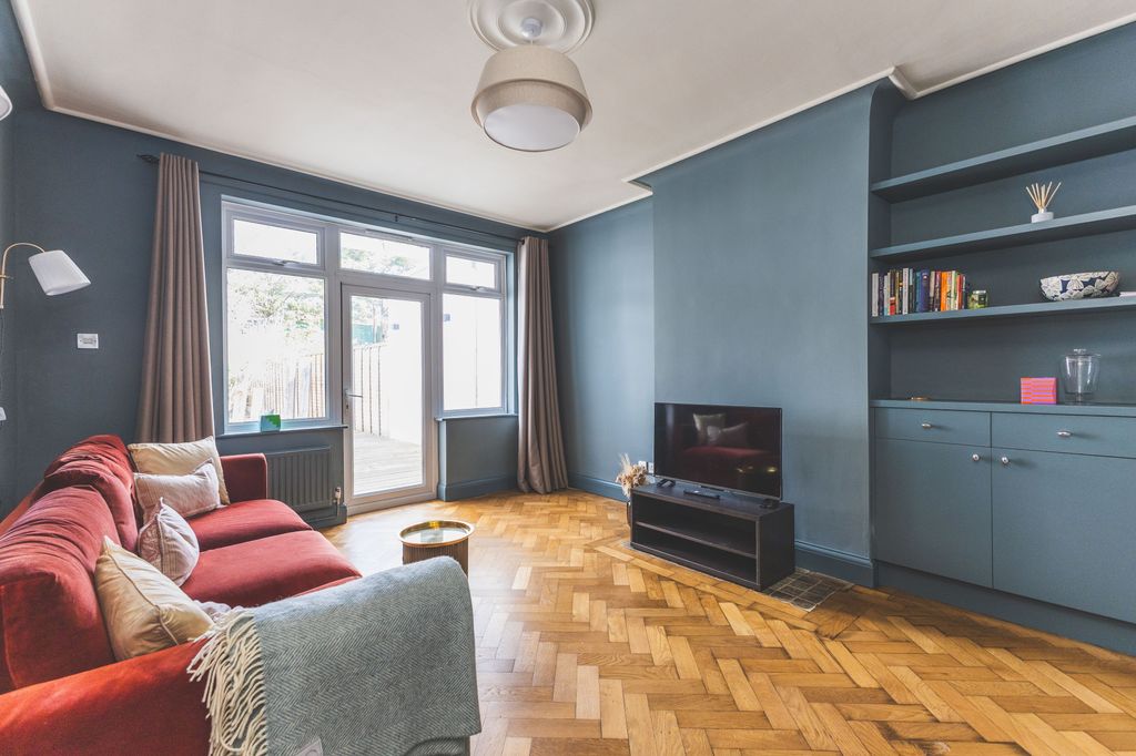 Property photo 1 of 35