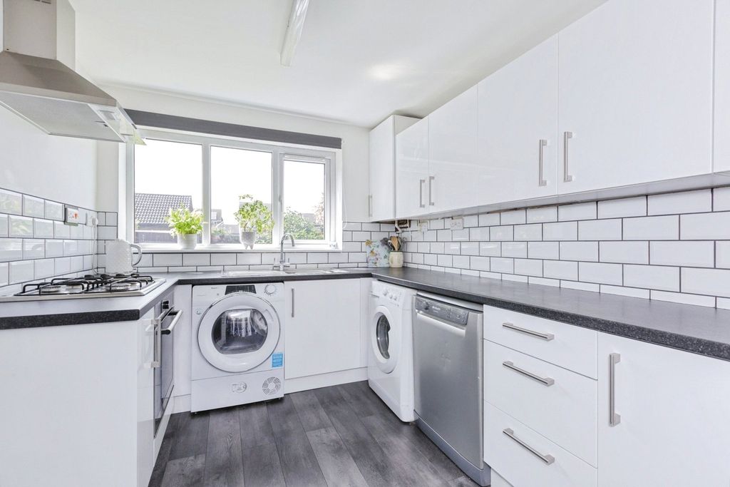 Property photo 3 of 17 Photo