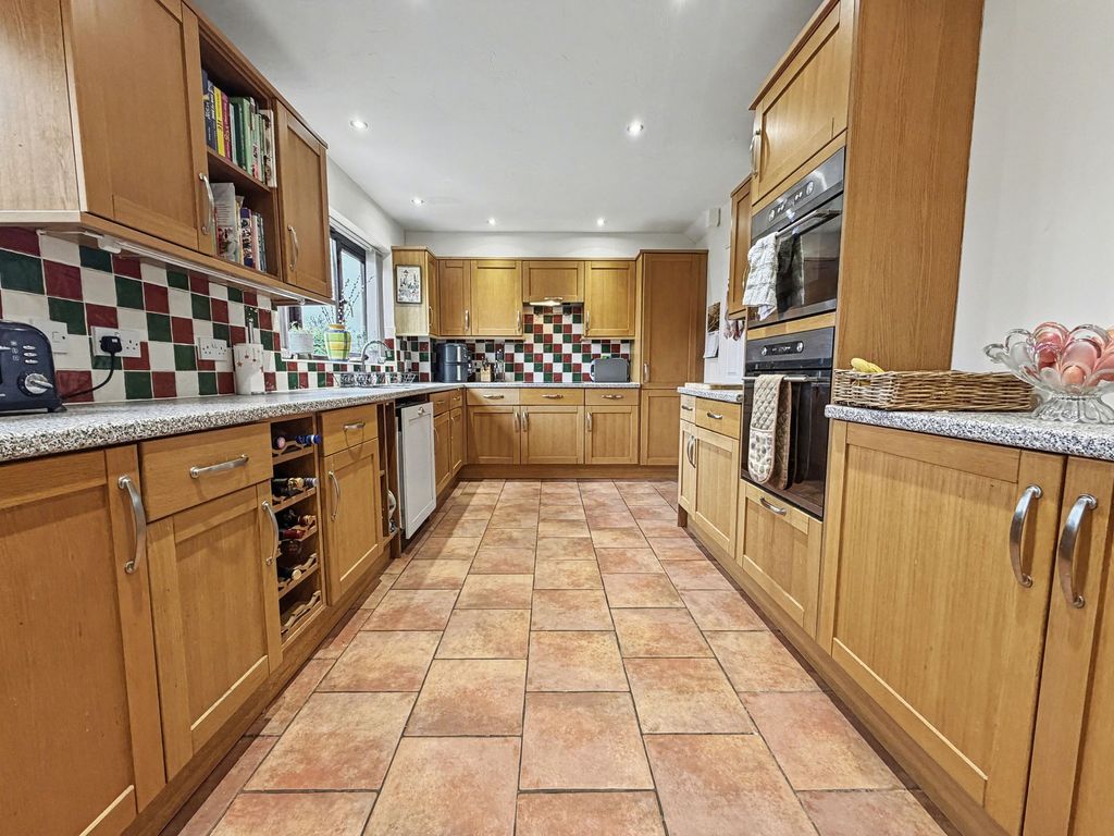 Property photo 3 of 22