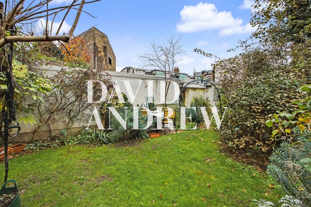 Property photo 2 of 12