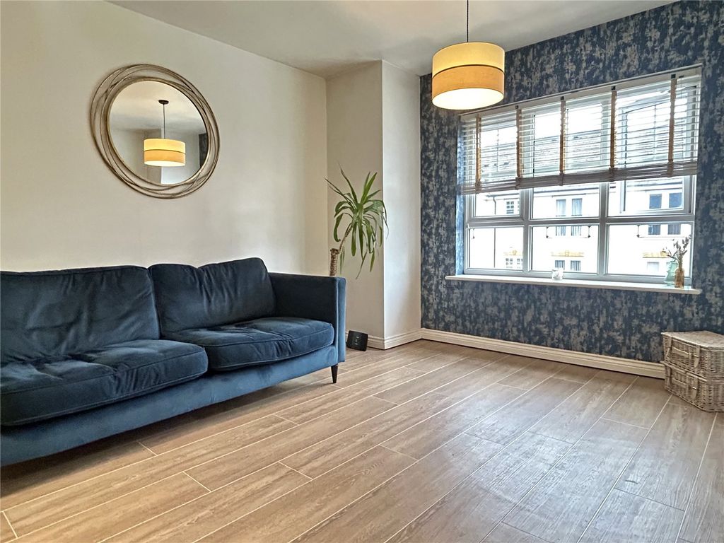 Property photo 3 of 22 Living Room