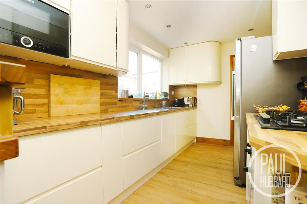 Property photo 2 of 16 Img_1549.Jpg