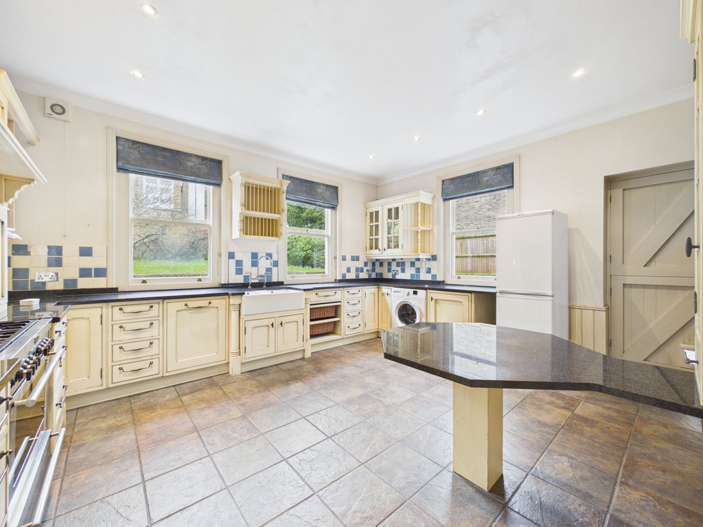 Property photo 3 of 21