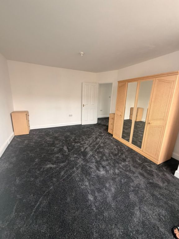 Property photo 3 of 10 2