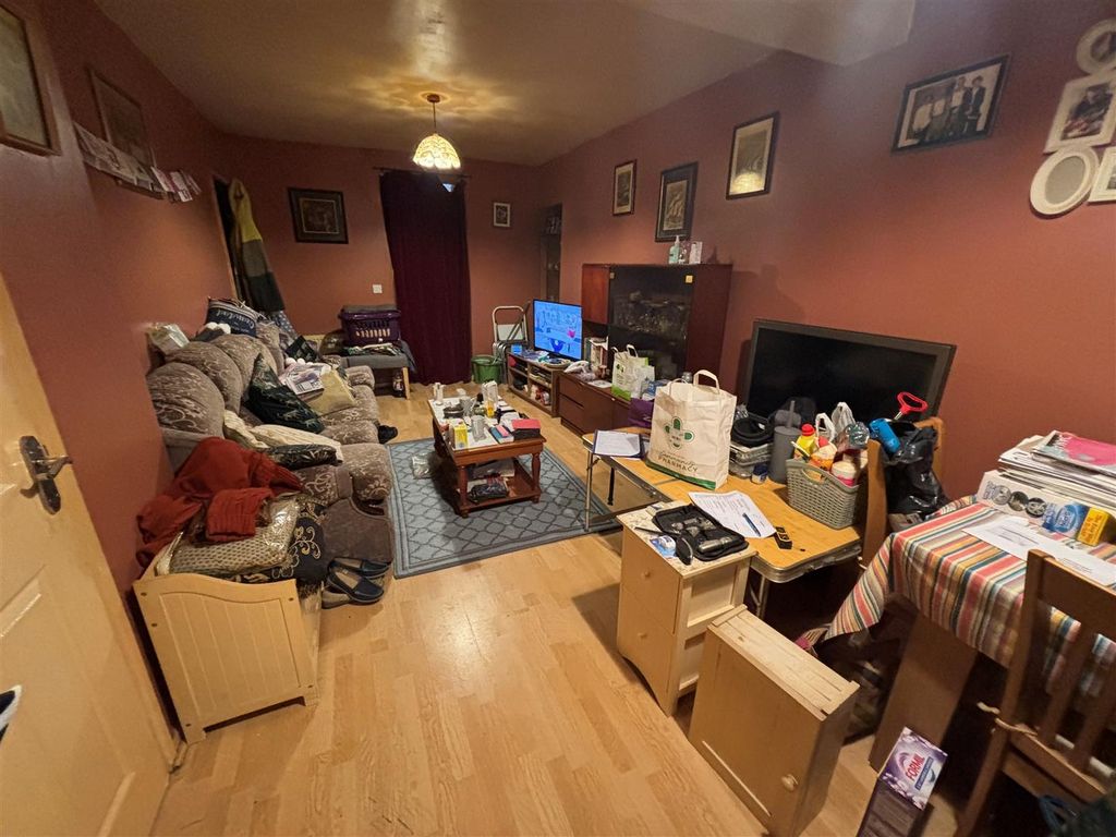 Property photo 2 of 12 Living Room