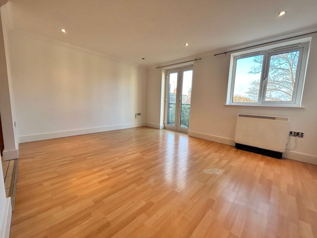 Property photo 2 of 7 Living Room