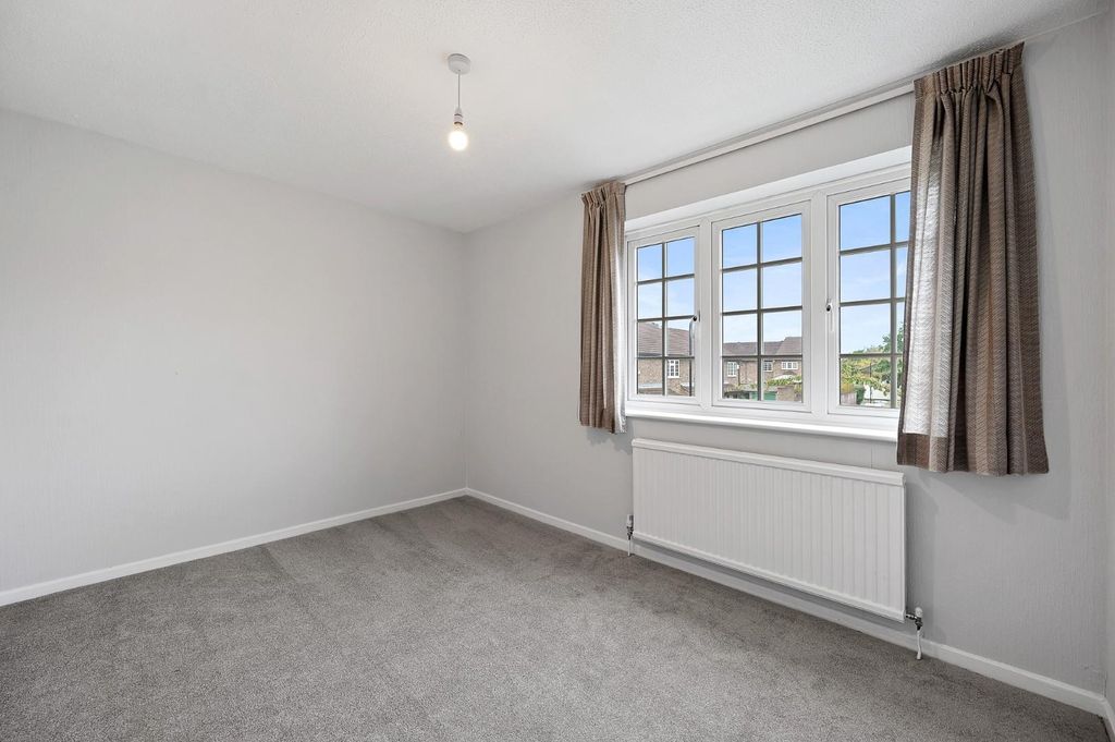 Property photo 3 of 12