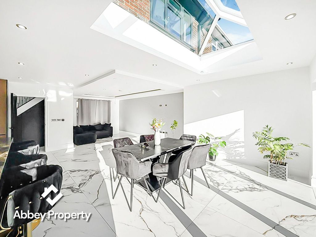 Property photo 3 of 29