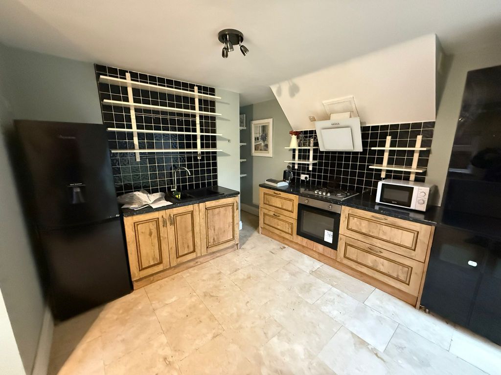 Property photo 1 of 2