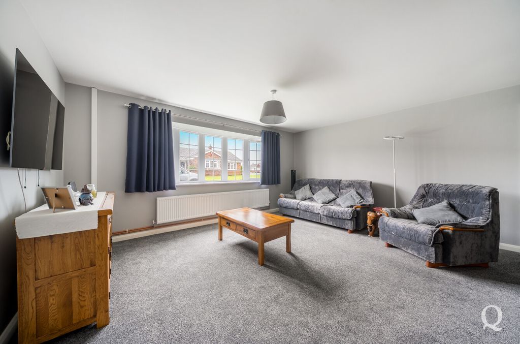 Property photo 2 of 21 B72B94A4-317c-4Ea...