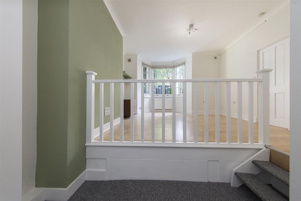 Property photo 3 of 15 Flat 1 40 Brondesbury Villas Studio4 New 2026.Jpg
