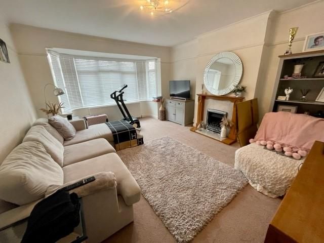 Property photo 3 of 10 Lounge.Jpg