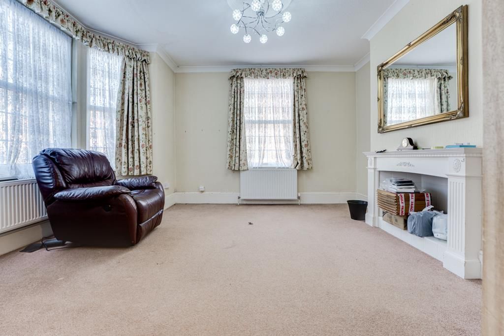 Property photo 2 of 21 77 Broadway, Kettering-8.Jpg