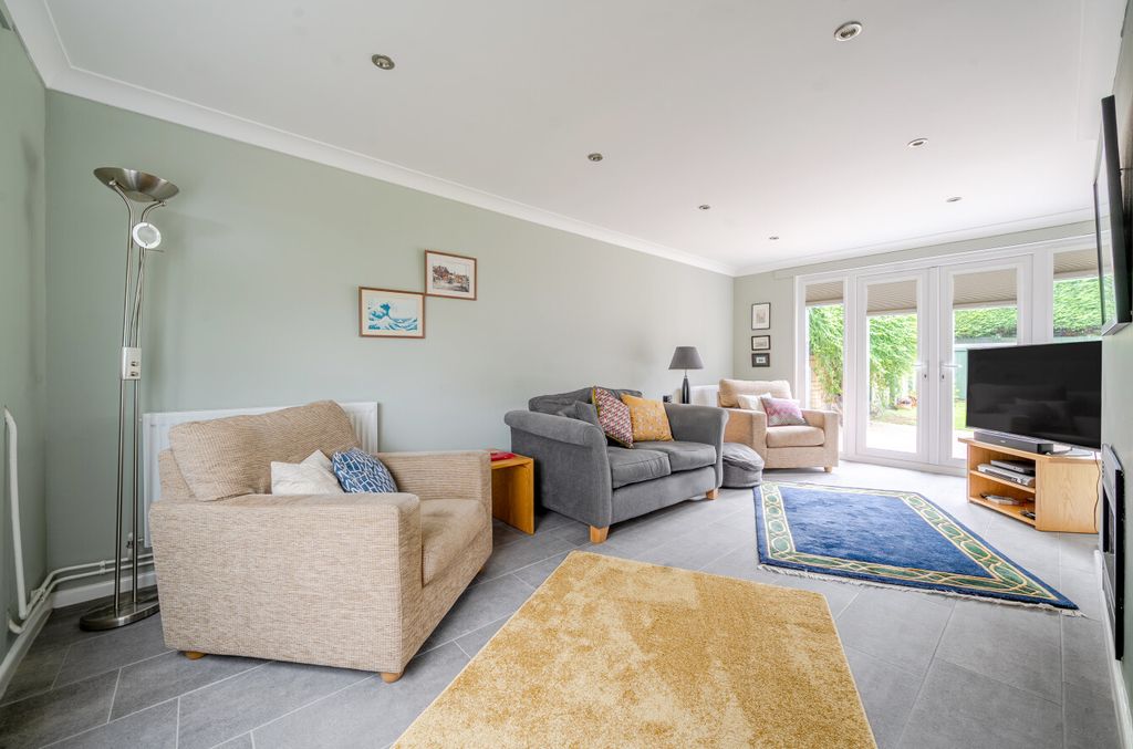 Property photo 2 of 18