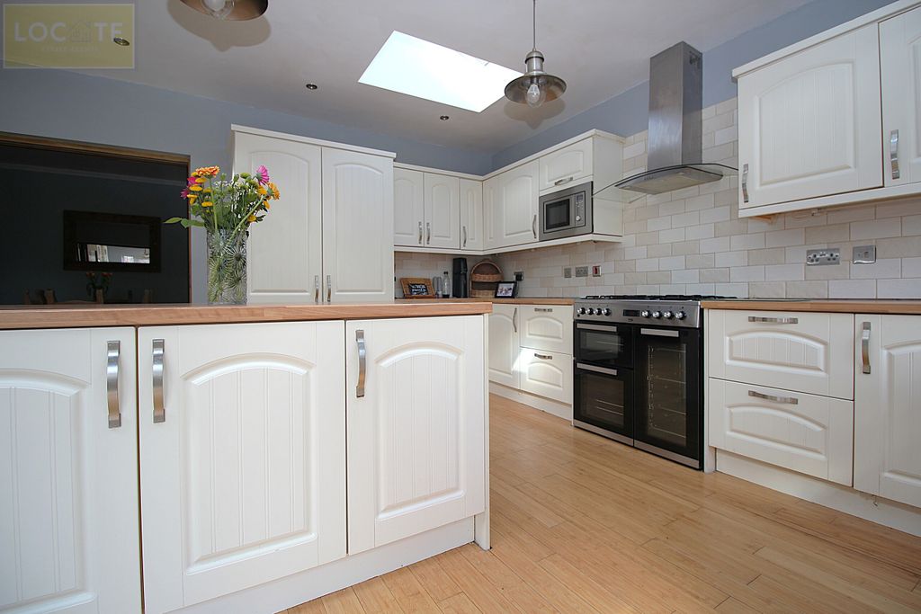 Property photo 3 of 45 Img_2068.Jpg