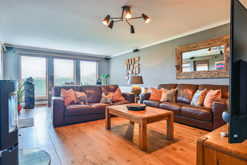 Property photo 3 of 21 2.Jpg