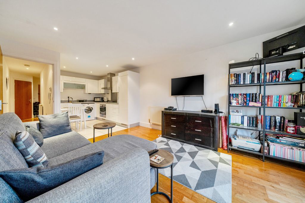 Property photo 2 of 20 1396175-8-6960Ef5...