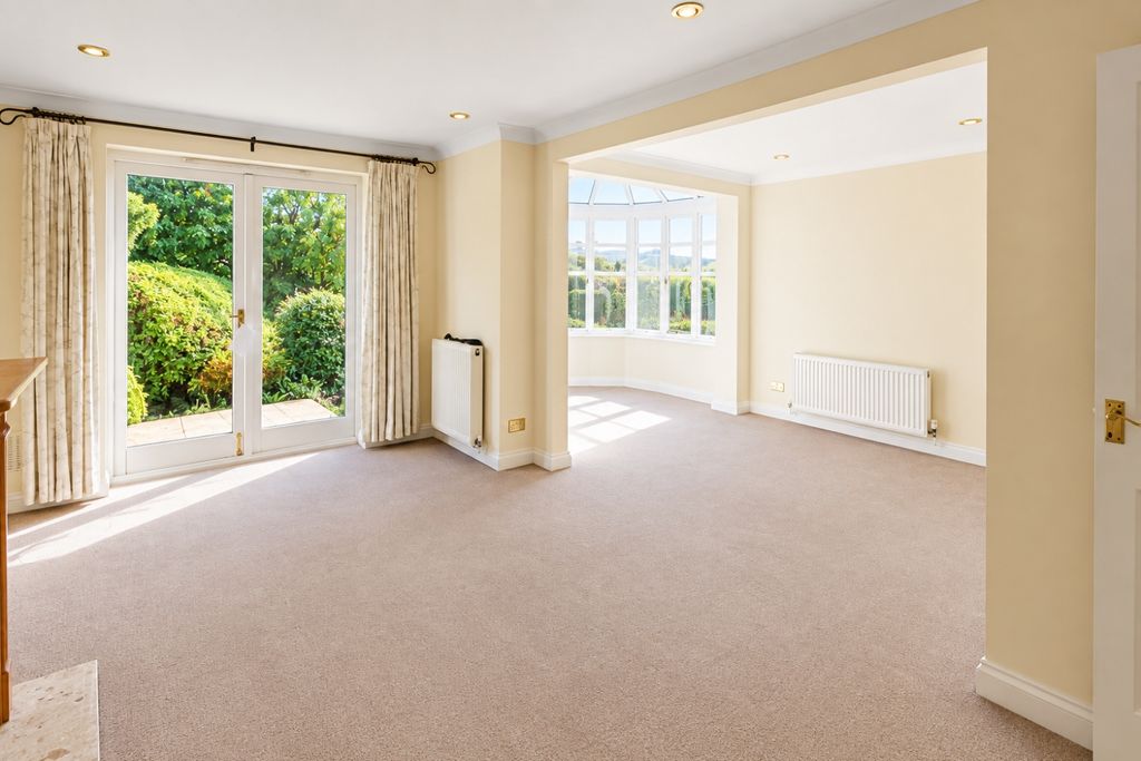 Property photo 3 of 20 9F9F82Bb-41F4-4B85-Bc45-2B0B163568B6