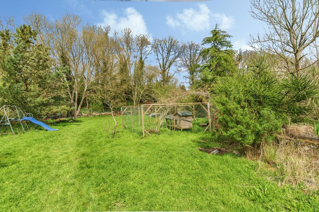 Property photo 3 of 20