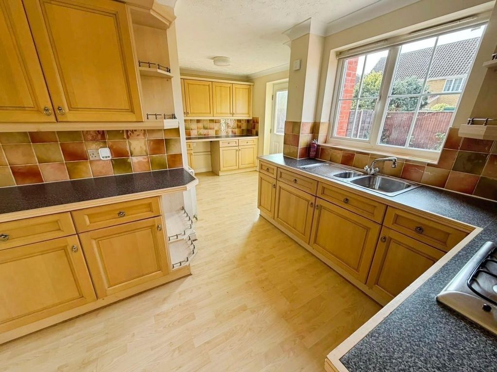 Property photo 2 of 15 7Bf8B48F-525Db5A1-Afd3-48Aa-907B-3293d018B1F4.Jpeg