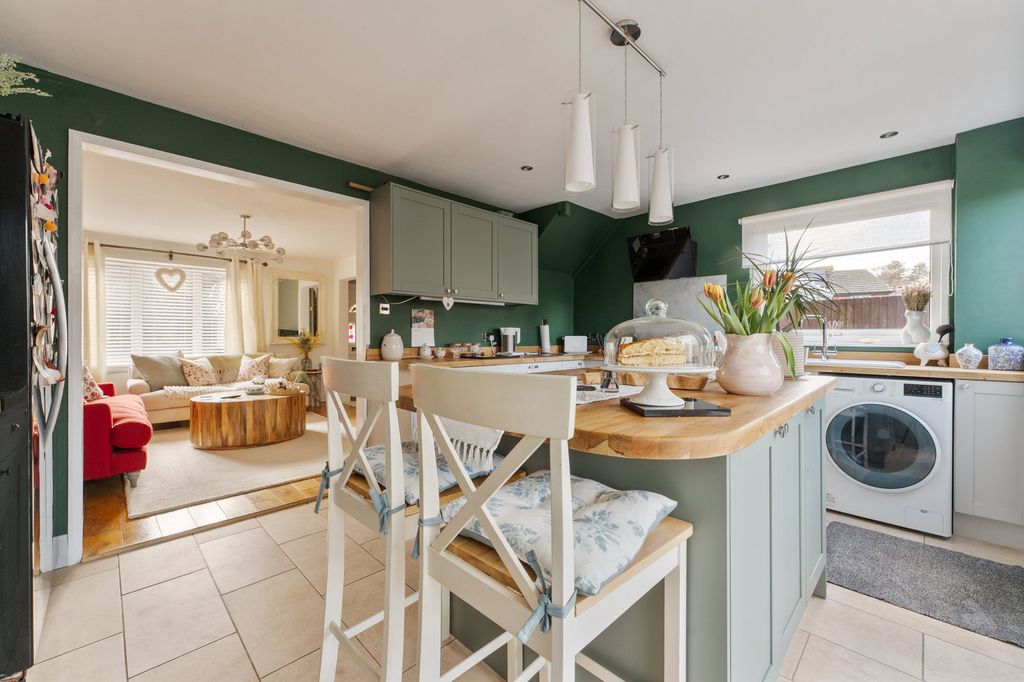 Property photo 3 of 16