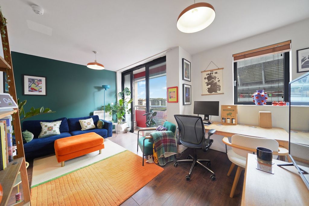 Property photo 2 of 17 Picture No. 31