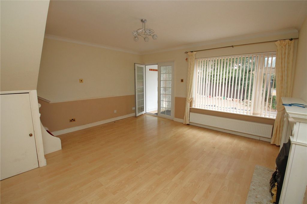 Property photo 2 of 17 Picture No. 11
