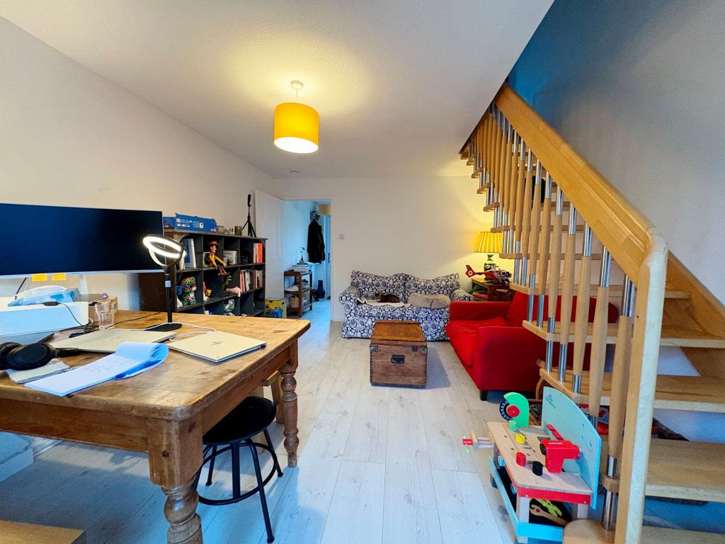 Property photo 2 of 8 Picture No. 10