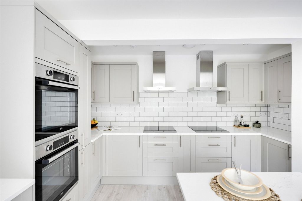 Property photo 2 of 25 Picture No. 01