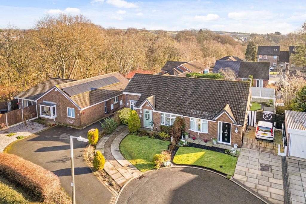 Property photo 1 of 25 Photograph 4