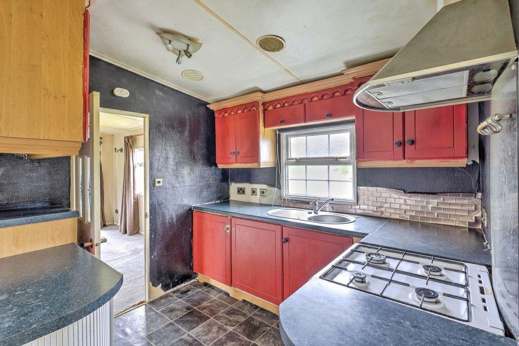 Property photo 2 of 17 Kitchen