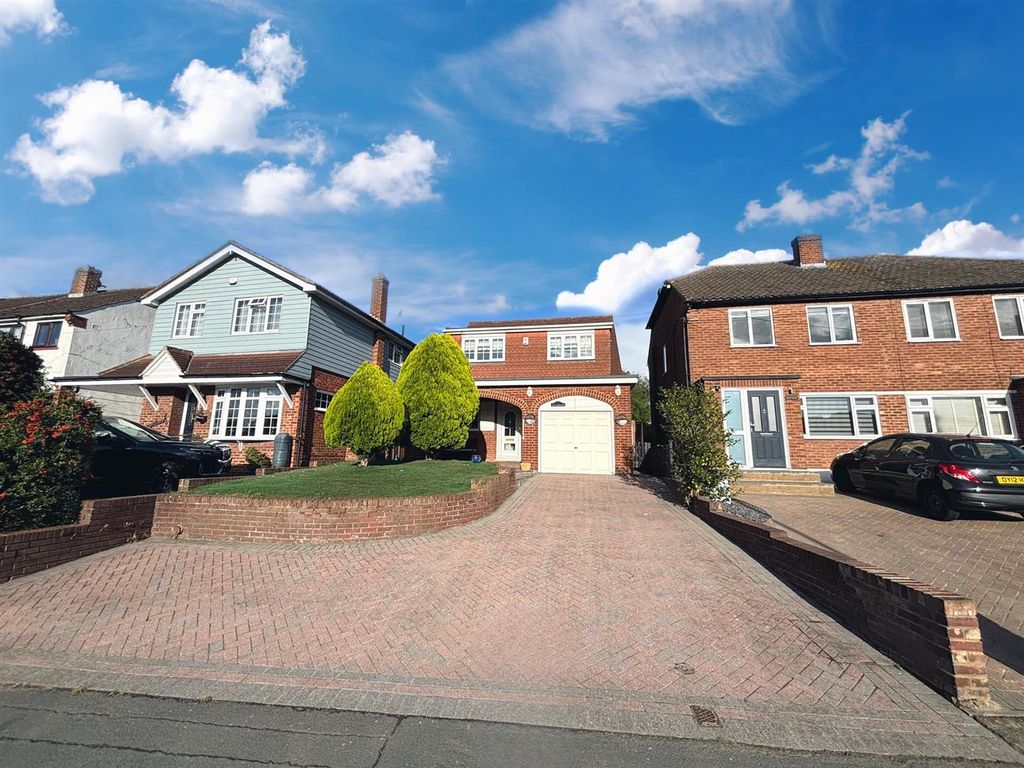 Property photo 1 of 32