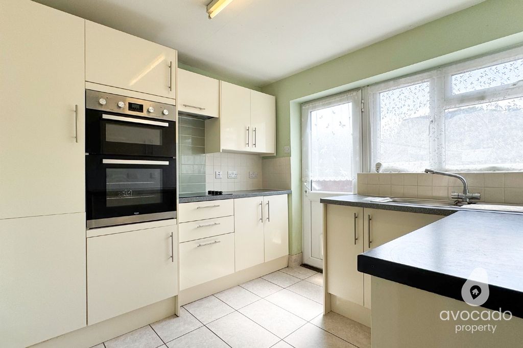 Property photo 2 of 12 5085895