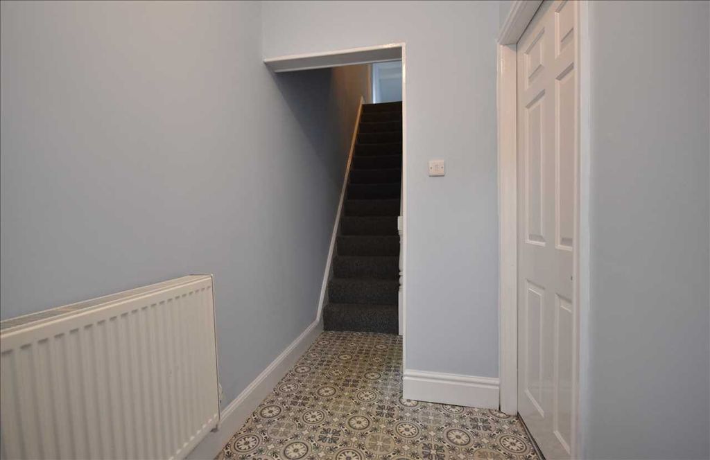 Property photo 2 of 13 Entrance Hall
