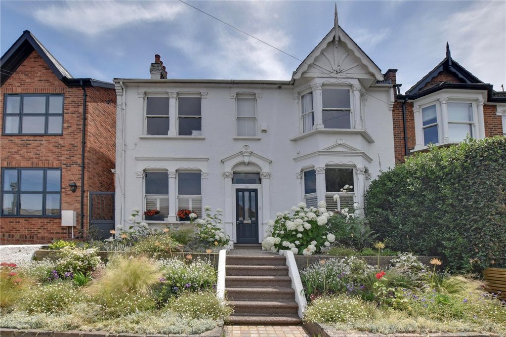 Property photo 1 of 43 Picture No. 75