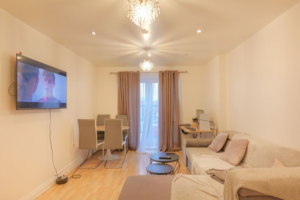 Property photo 2 of 23