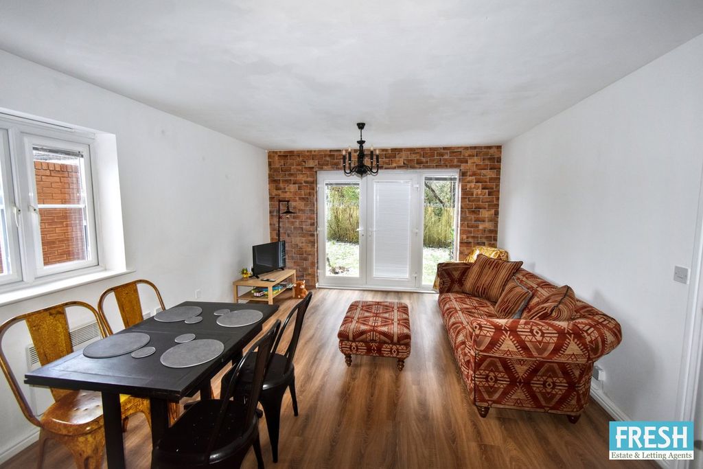 Property photo 3 of 18