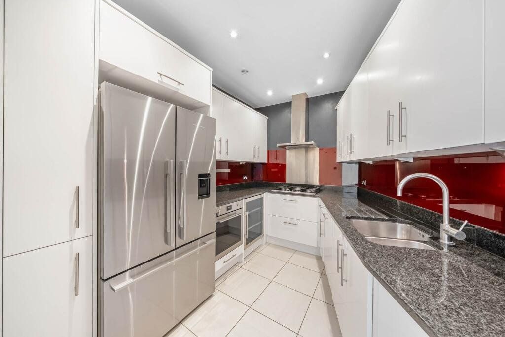 Property photo 2 of 20