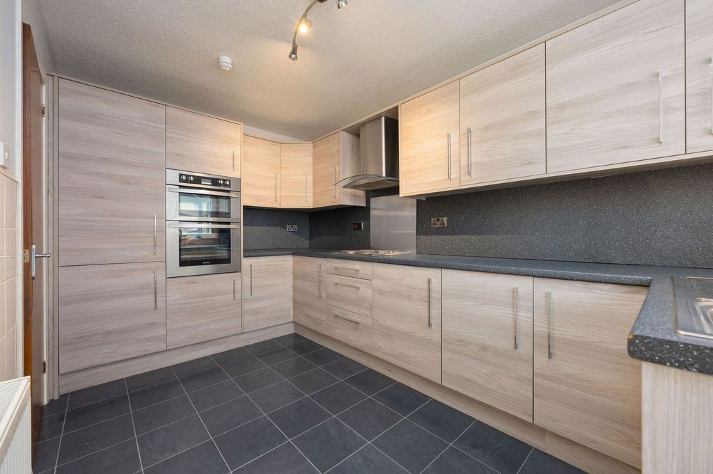 Property photo 3 of 15 Kitchen