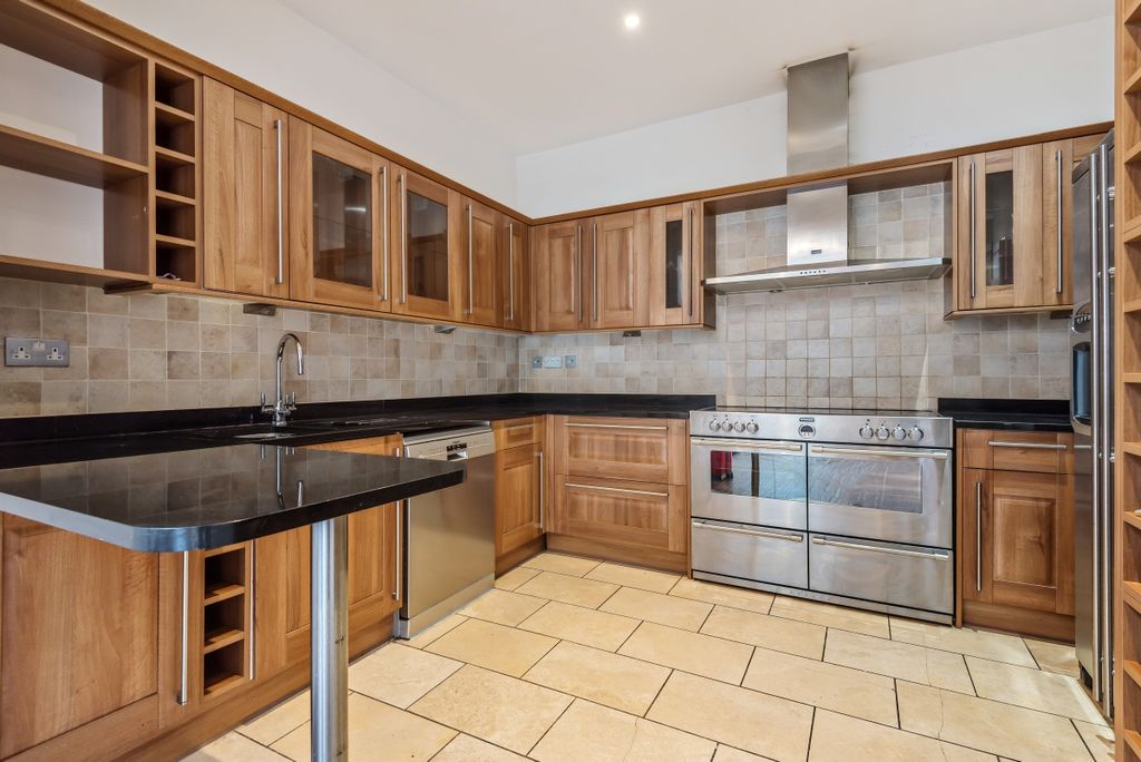 Property photo 3 of 11 387534 (5)