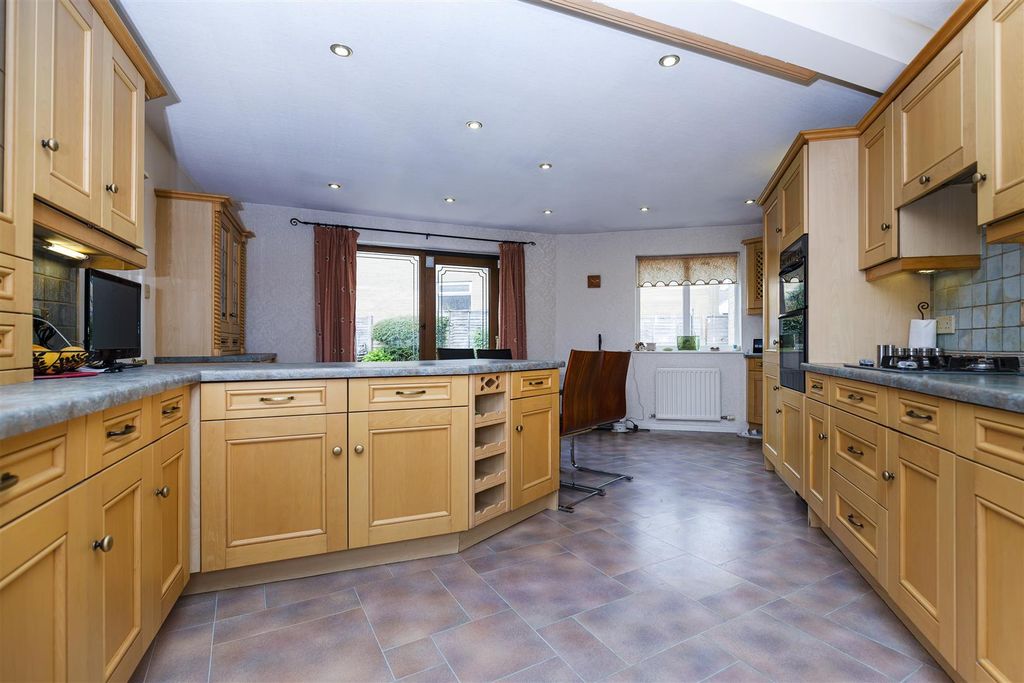 Property photo 2 of 42 Kitchen