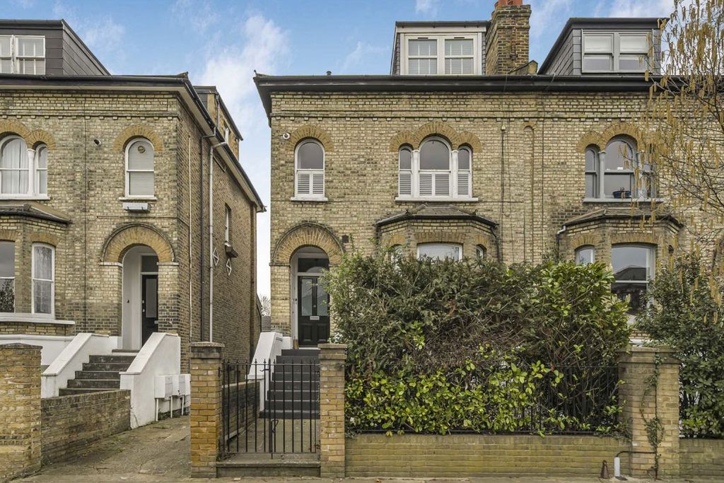 Property photo 1 of 4