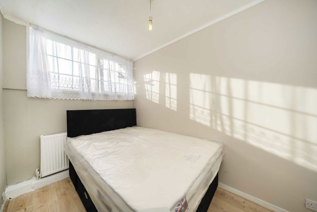 Property photo 3 of 5